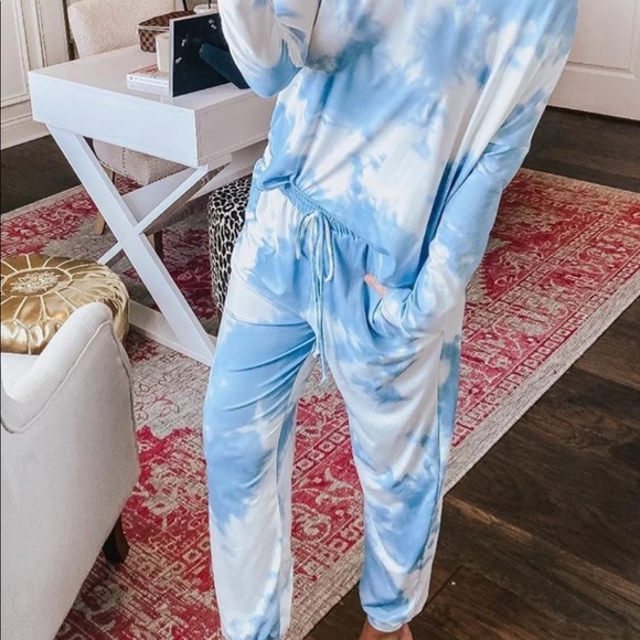 Blue tie dye outfit - Picture 1 of 8